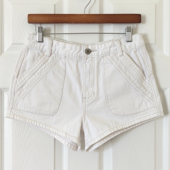 Free People Sweet Surrender Floral Lace Trim High Waisted Denim Shorts White 28 - Picture 1 of 12